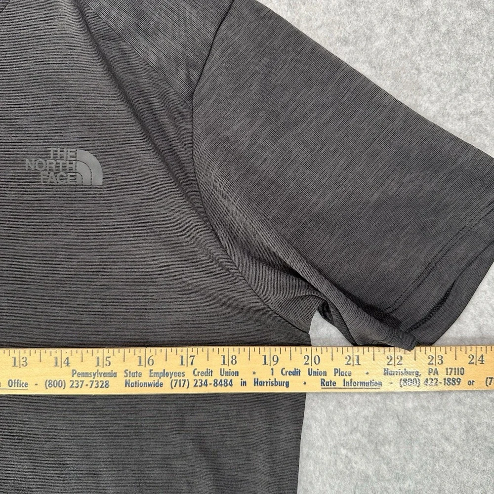 The North Face Half Dome‎ Men's Dark Grey Logo T-shirt Flash Dry Size Small